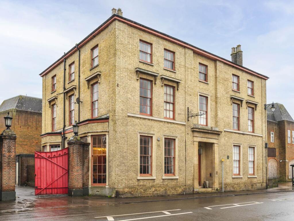 Exterior view of Upton House Georgian building